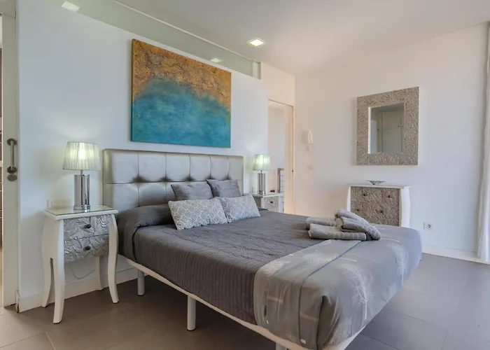 Vila Playa Del Duque, By Paramount Holidays