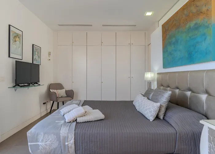 Vila Playa Del Duque, By Paramount Holidays Costa Adeje (Tenerife)