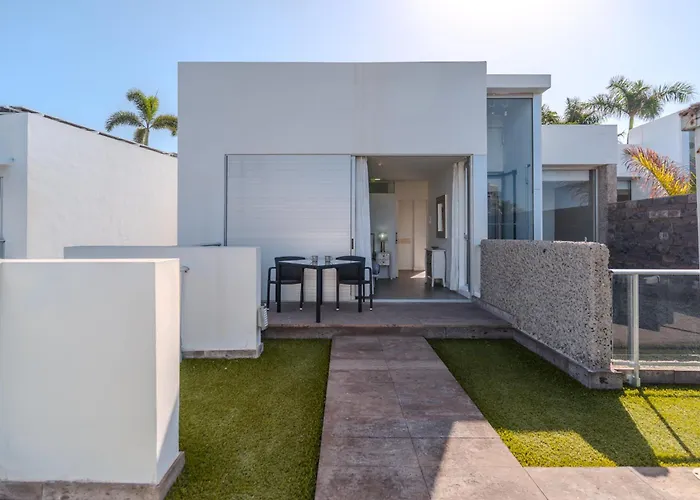 Playa Del Duque, By Paramount Holidays * Costa Adeje (Tenerife)