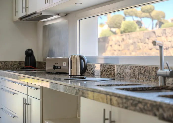 Vila Playa Del Duque, By Paramount Holidays Costa Adeje (Tenerife)