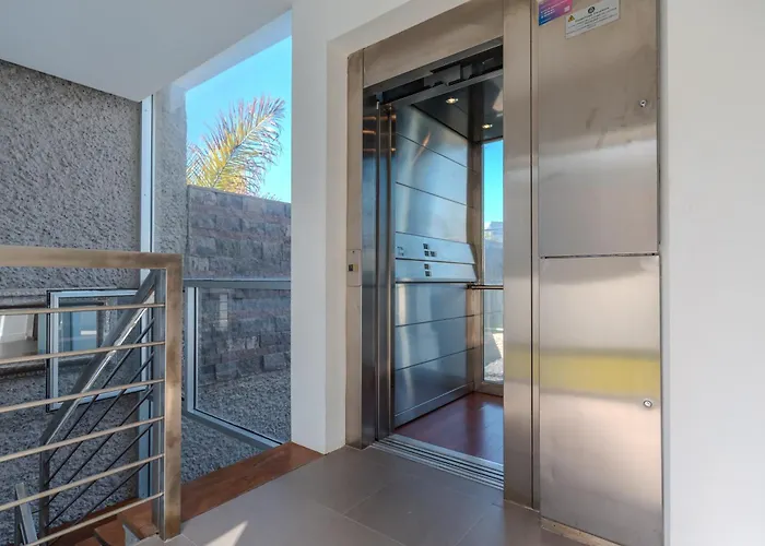 Vila Playa Del Duque, By Paramount Holidays Costa Adeje (Tenerife)