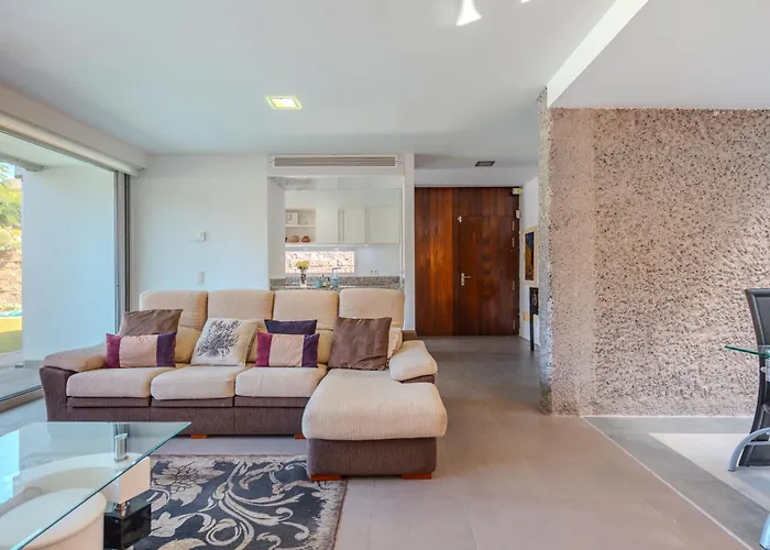 Playa Del Duque, By Paramount Holidays Vila *