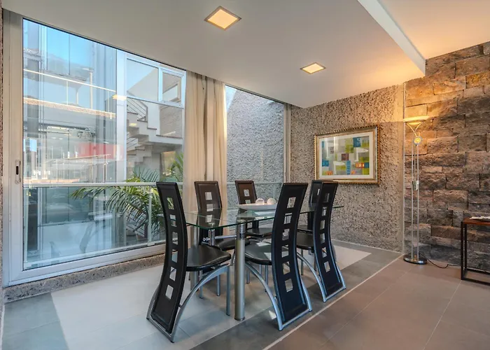 别墅 Playa Del Duque, By Paramount Holidays 阿德耶