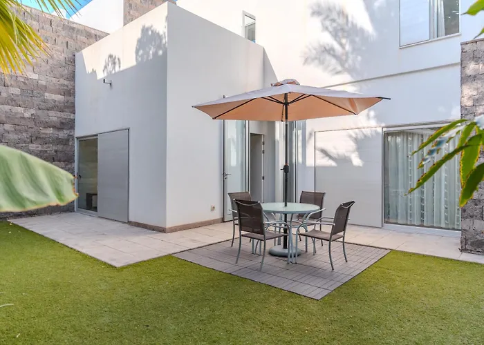 别墅 Playa Del Duque, By Paramount Holidays 阿德耶