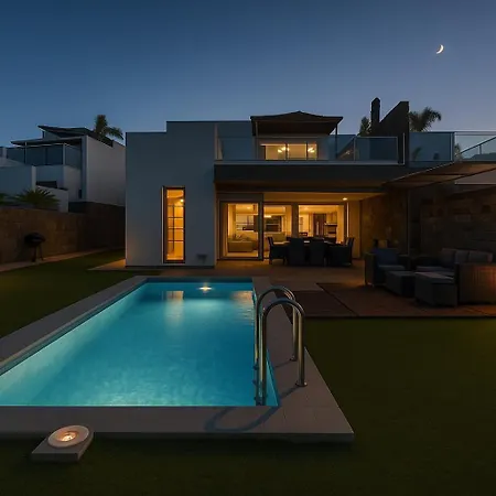 ヴィラ Playa Del Duque, By Paramount Holidays アデヘ