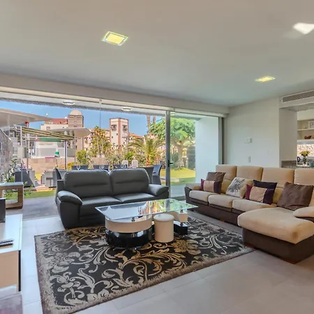 Playa Del Duque, By Paramount Holidays Βίλα