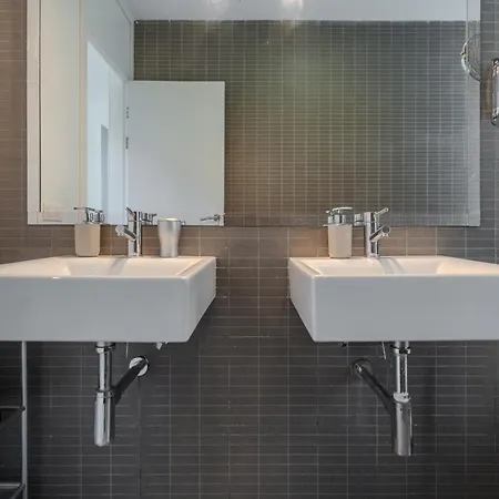 Playa Del Duque, By Paramount Holidays * アデヘ